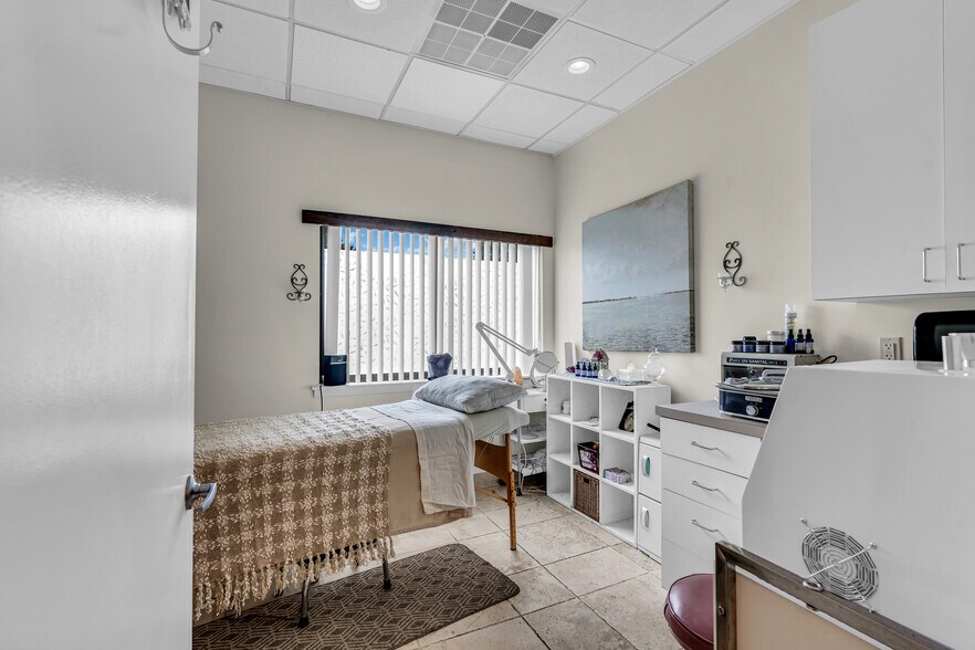 More Photos Of 301-303 Candlewood Cmn, Howell Medical For Lease