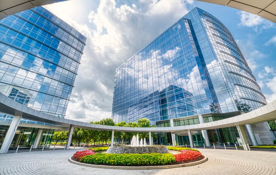 More Photos Of 2445 Technology Forest Blvd, The Woodlands Office For Lease