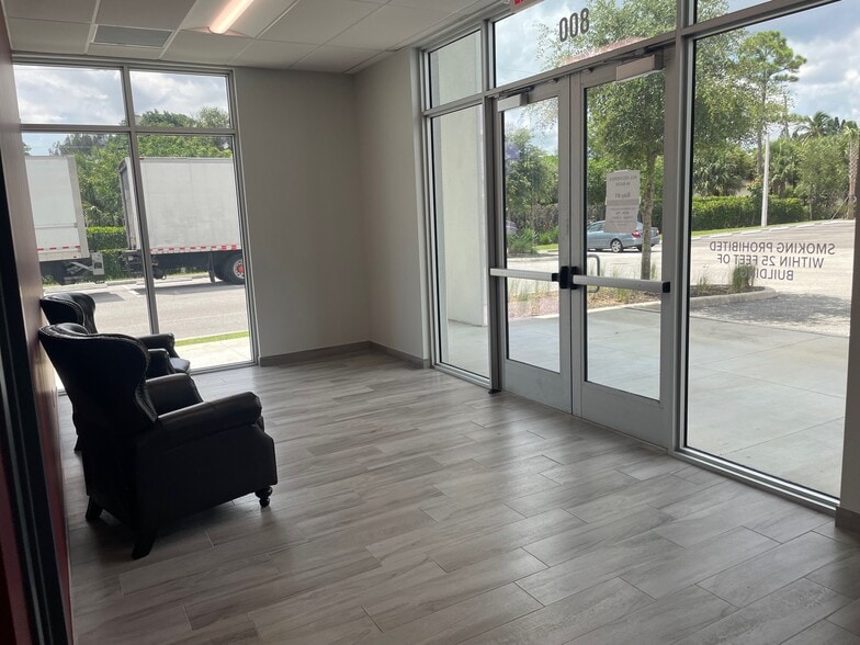 More Photos Of 6051 Southern Blvd S, West Palm Beach Distribution For Lease