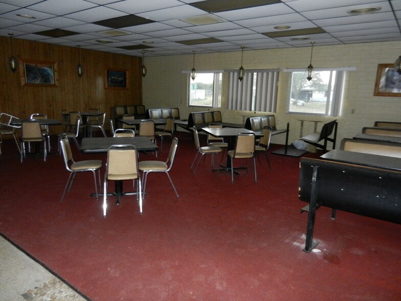 More Photos Of 14000 E Business 40 St, Mclean Hotel For Sale