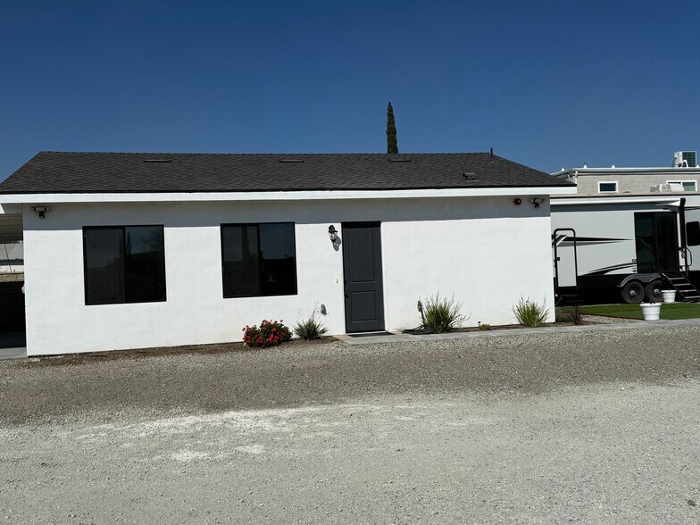 More Photos Of 9004 Olive St., Fontana Contractor Storage Yard For Lease