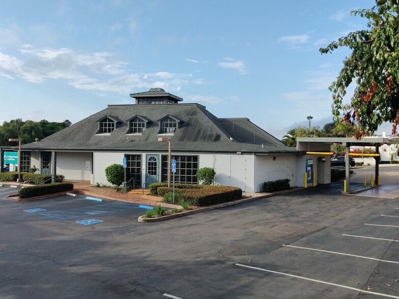 More Photos Of 1004 Rosecrans St, San Diego Bank For Lease
