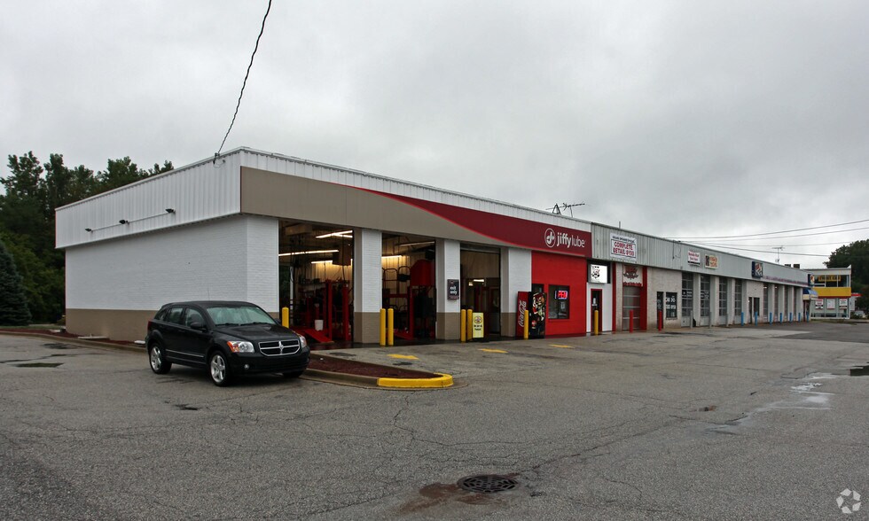 More Photos Of 355 Morthland Dr, Valparaiso Auto Repair For Lease