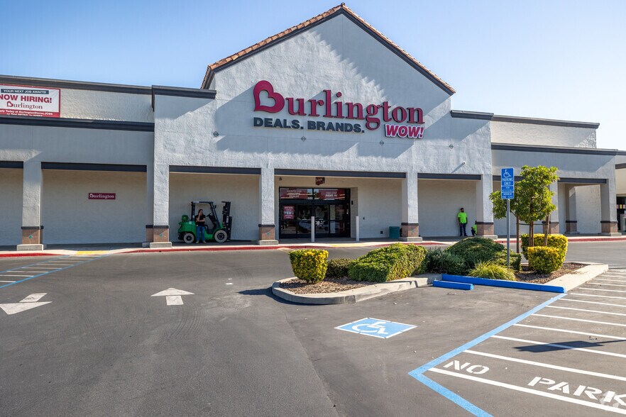 More Photos Of 1645 Countryside Dr, Turlock Unknown For Lease