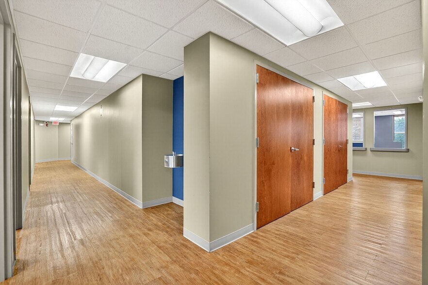 More Photos Of 2050 Old Bridge Rd, Woodbridge Medical For Sale