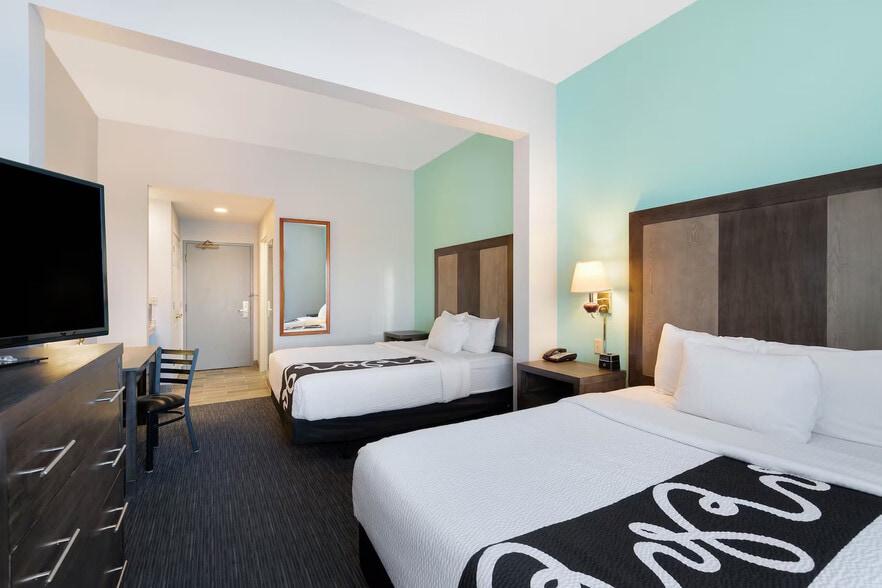 More Photos Of 1201 Avenue H, Carter Lake Hospitality For Sale