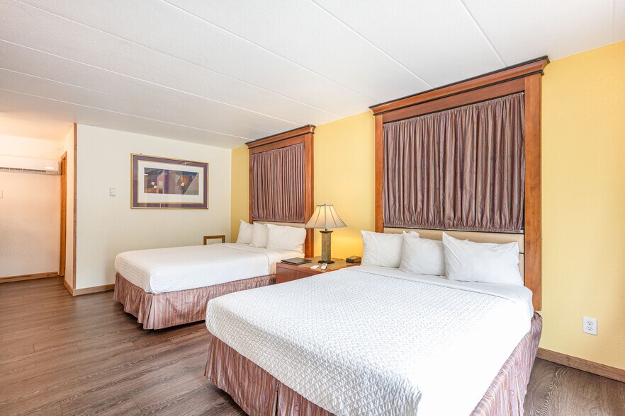 More Photos Of 1116 Broadway, Wisconsin Dells Hotel For Sale