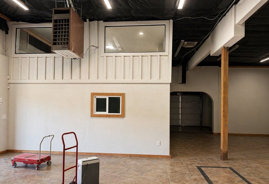 More Photos Of 1302 N Rhinestone Dr, Prescott Showroom For Lease