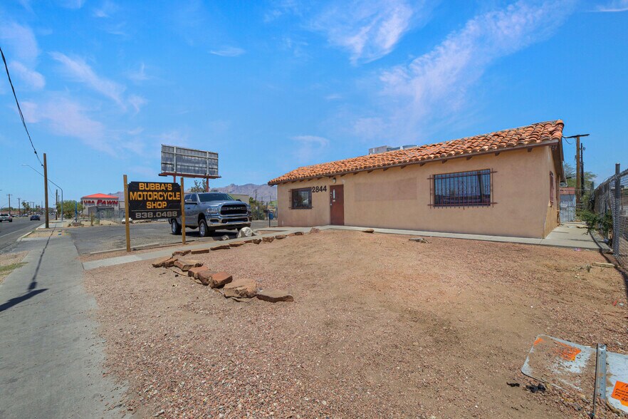 More Photos Of 2842-2846 N 1st Ave, Tucson Auto Repair For Sale