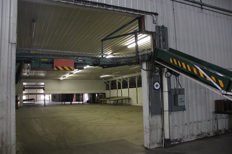 More Photos Of 609-621 E Maple Ave, Newark Light Manufacturing For Lease