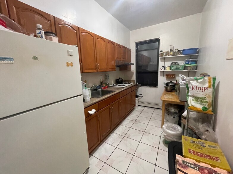 More Photos Of 3152 137th St, Flushing Storefront Retail Residential For Sale