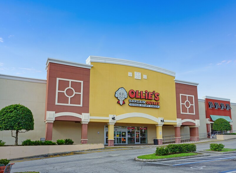 More Photos Of 7150-7300 W Colonial Dr, Orlando Unknown For Lease