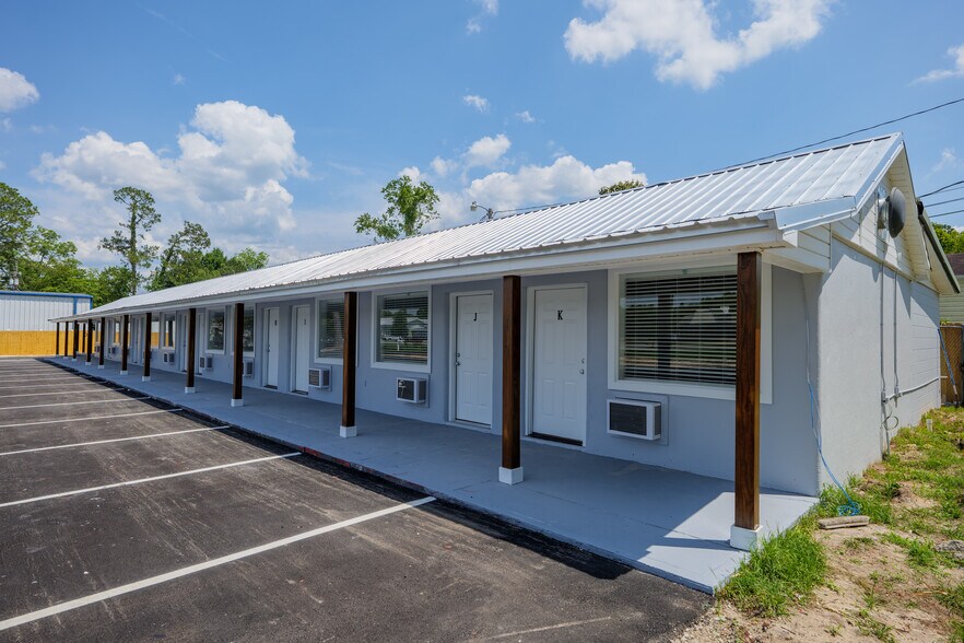 More Photos Of 149 West Thigpen Avenue, Lakeland Apartments For Sale