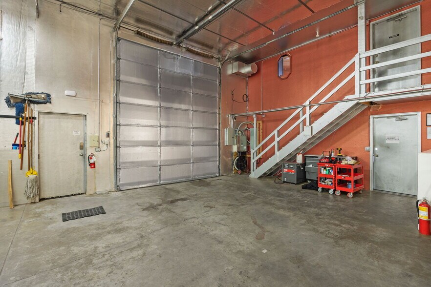More Photos Of 1 Stevenson Rd, Laramie Specialty For Lease