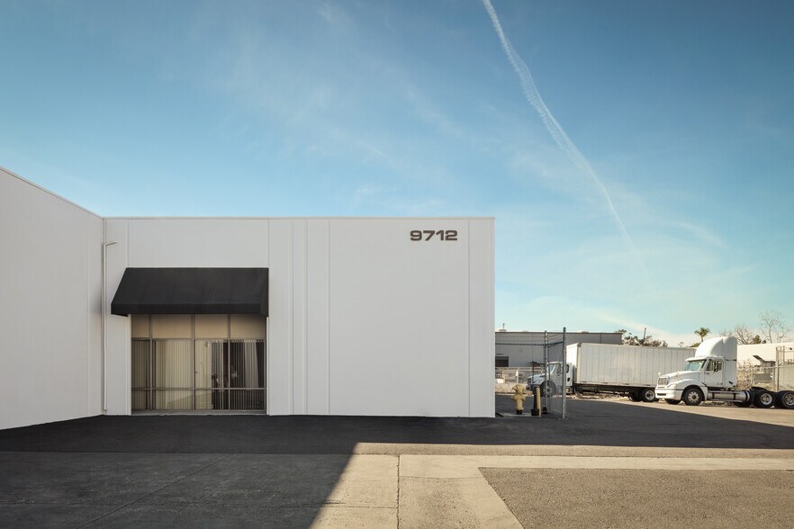 More Photos Of 9710-9712 Distribution Ave, San Diego Distribution For Lease