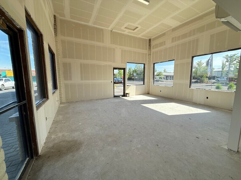 More Photos Of 615 Jadwin Ave, Richland Apartments For Lease