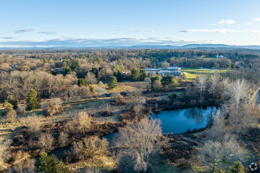 More Photos Of 2628 South Rd, Poughkeepsie Sports And Entertainment For Sale