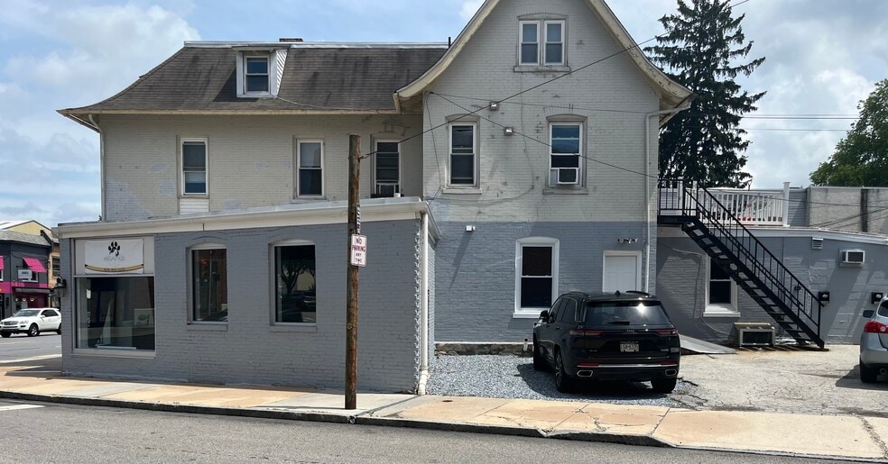 More Photos Of 1050 W Lancaster Ave, Bryn Mawr Storefront Retail Residential For Lease