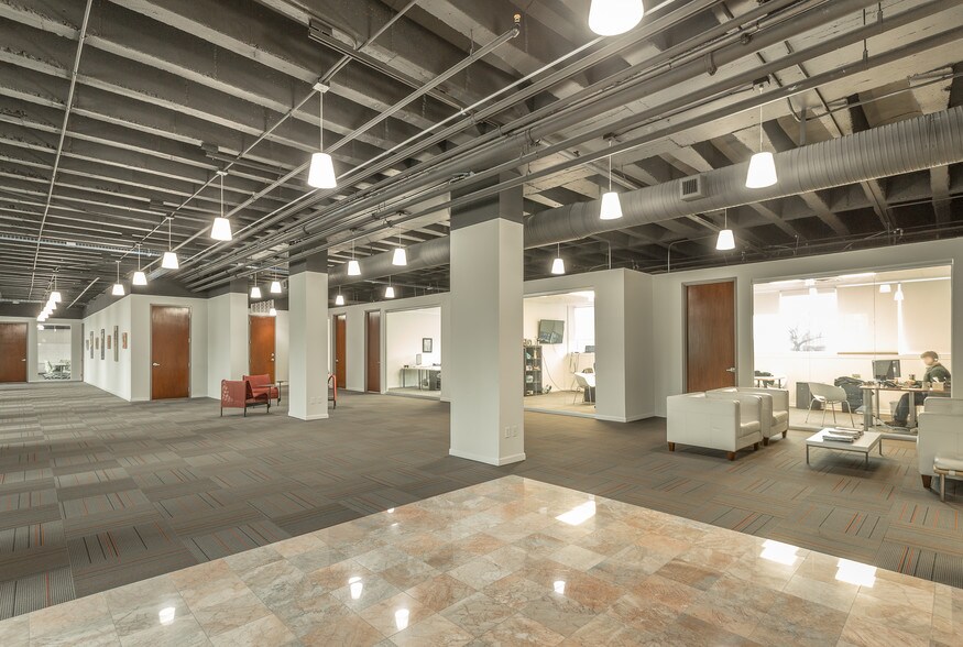 More Photos Of 1301 Riverfront Pkwy, Chattanooga Office For Lease