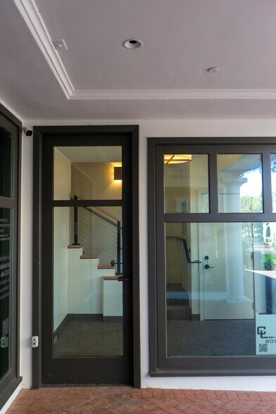More Photos Of 1219 State St, Santa Barbara Office For Lease
