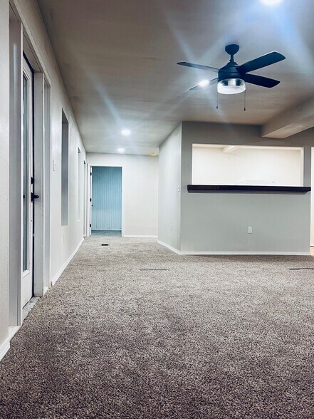 More Photos Of 1172 N Gaskill St, Huntsville Freestanding For Sale