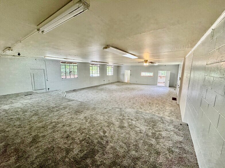 More Photos Of 354 Old Plank Rd, Seagrove Office For Lease