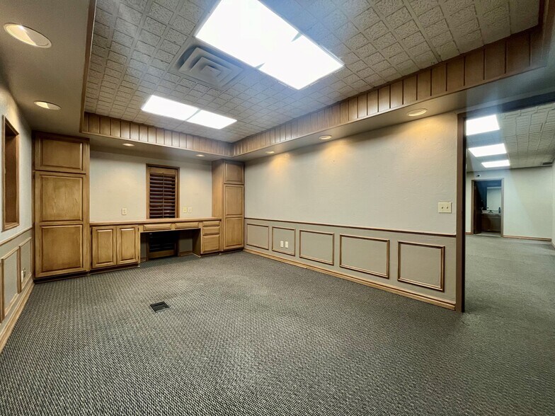 More Photos Of 8130 W Reno Ave, Oklahoma City Manufacturing For Sale