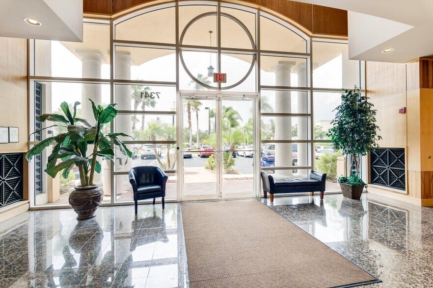 More Photos Of 7341 Office Park Pl, Melbourne Office Residential For Lease