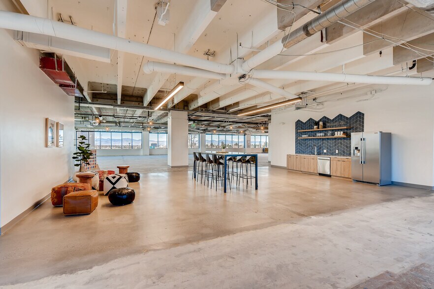 More Photos Of 3131 S Vaughn Way, Aurora Unknown For Lease