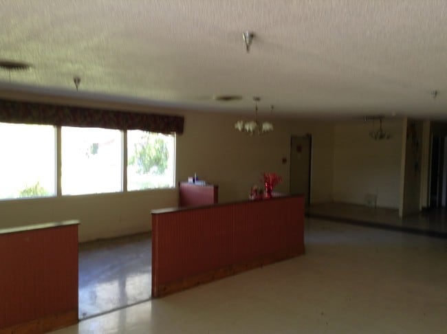 More Photos Of 401 W Moss St, Eastland Assisted Living For Sale