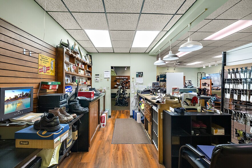 More Photos Of 23515 Nine Mack Dr, Saint Clair Shores Freestanding For Lease