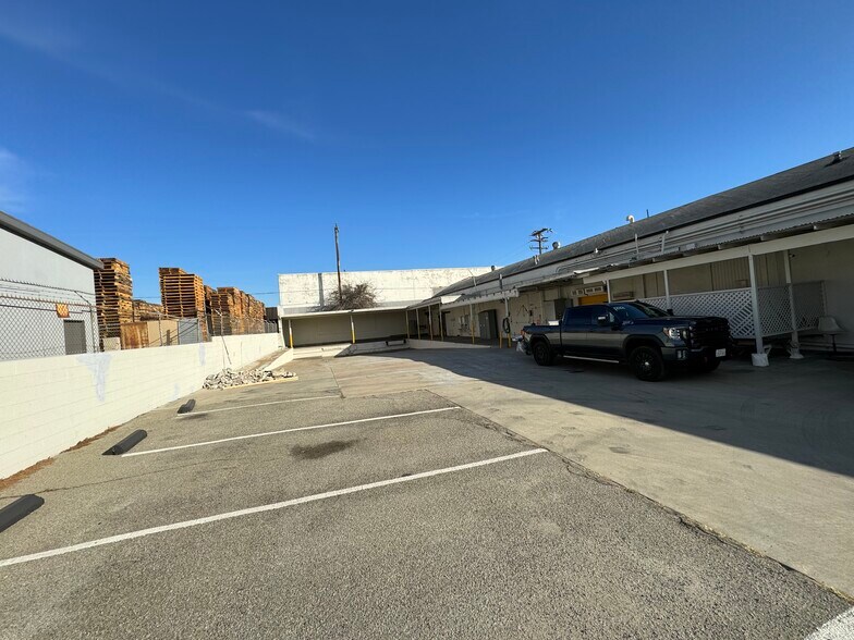 More Photos Of 204 Loranne Ave, Pomona Warehouse For Sale