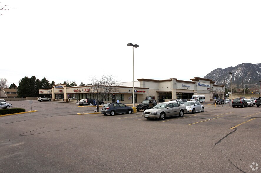 More Photos Of 425-445 & 455 E Cheyenne Mountain Blvd, Colorado Springs Unknown For Lease
