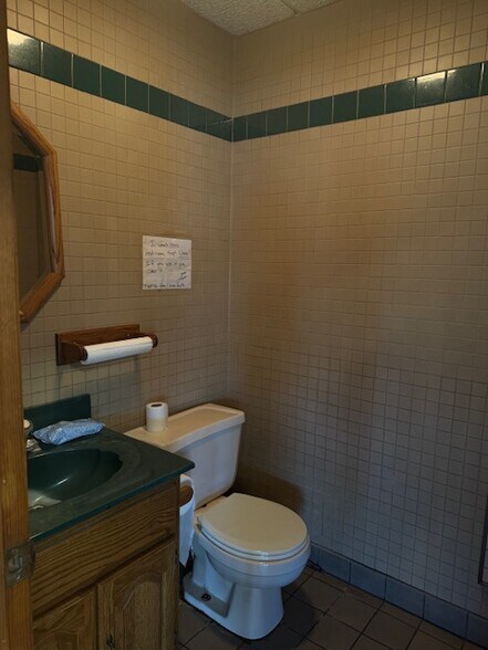 More Photos Of 1650 N Green St, Henderson General Retail For Lease