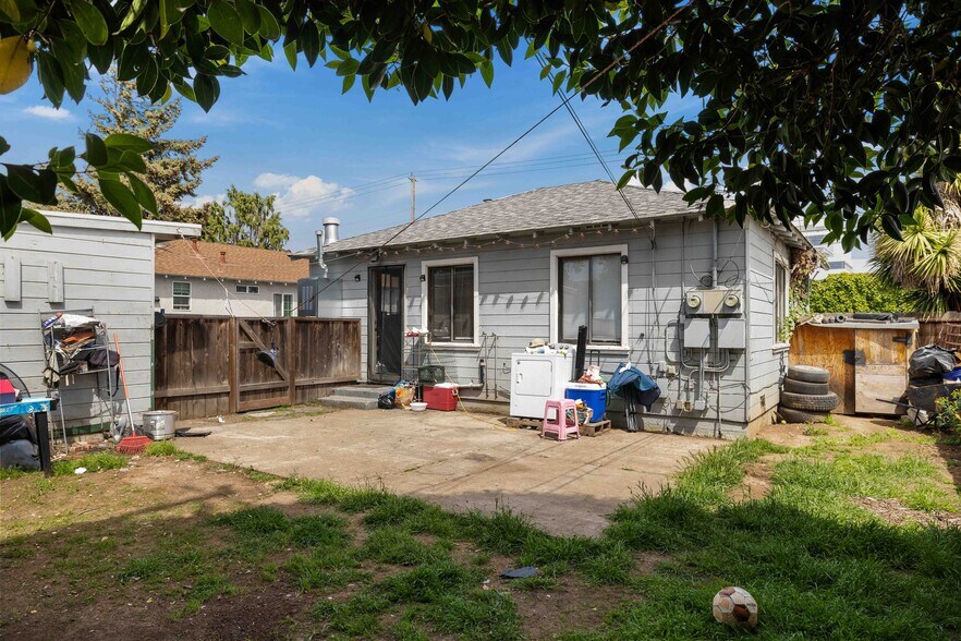 More Photos Of 451 Rollins Rd, Burlingame Multifamily For Sale