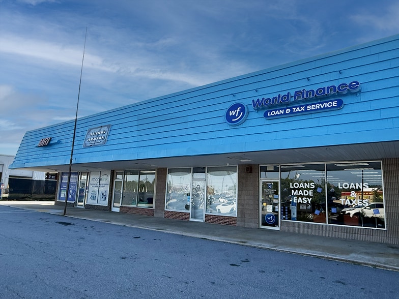 More Photos Of 900 Thornton Rd, Lithia Springs Unknown For Lease
