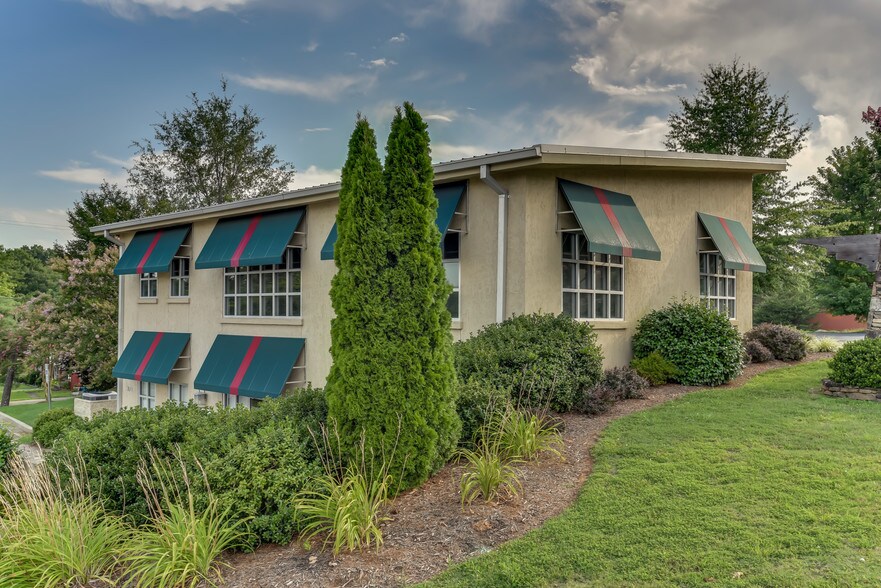 More Photos Of 100 Edgewood Ave, Landrum Medical For Sale