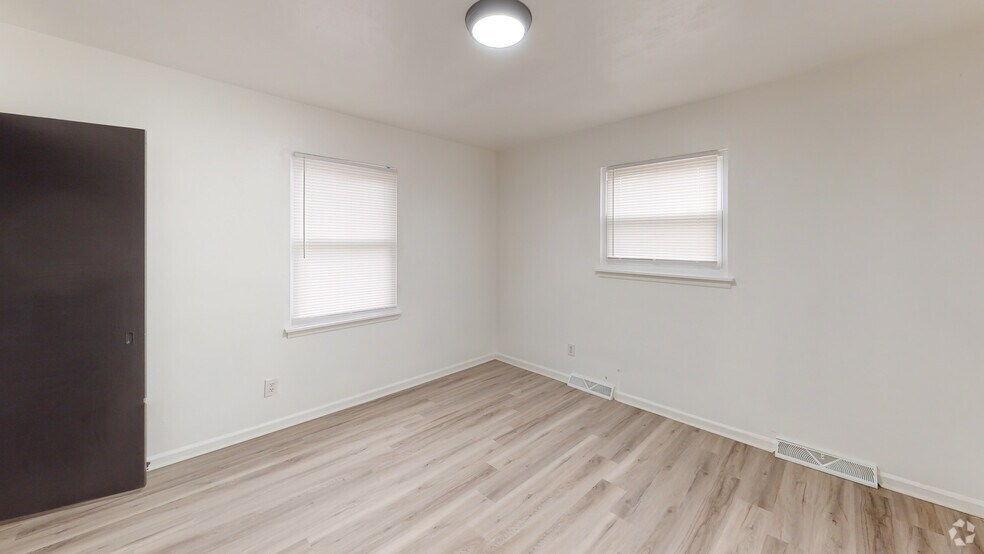 More Photos Of 60 Birchwood Ln, Cloverdale Apartments For Sale