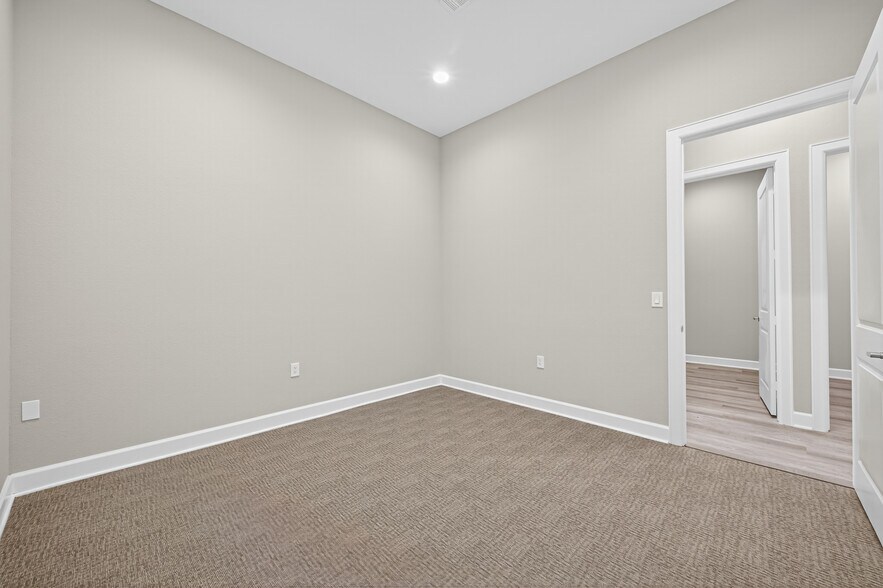 More Photos Of 13803 Madera Run, Humble Office For Sale