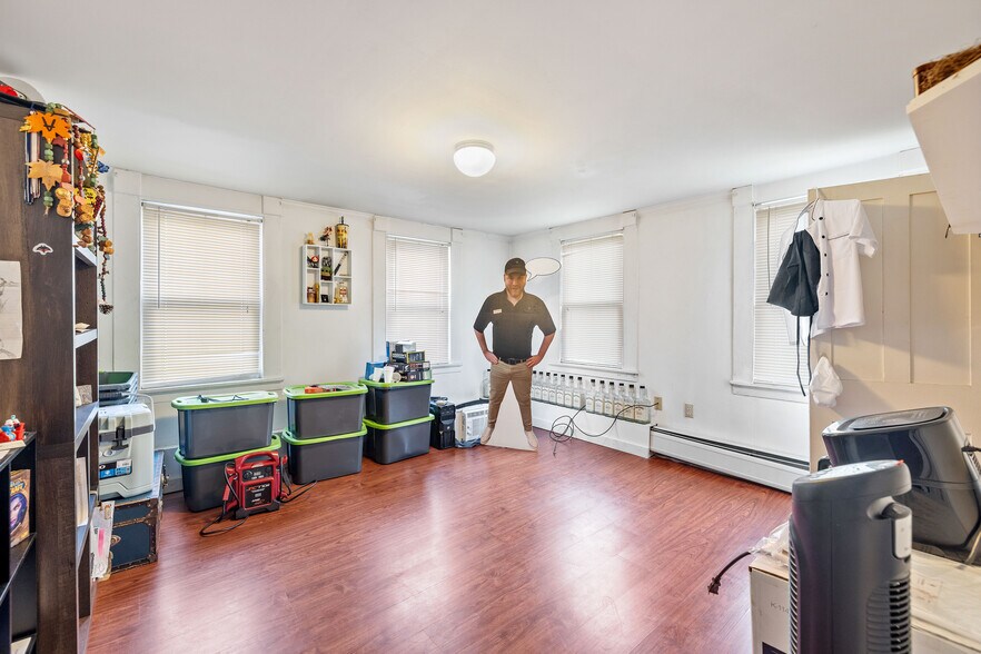 More Photos Of 536 Main St, Farmington Apartments For Sale