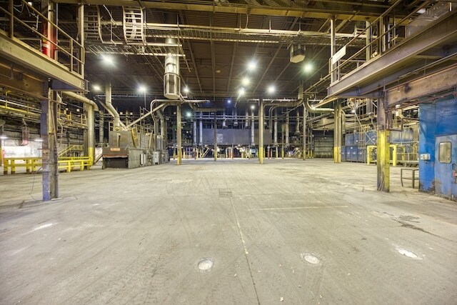 More Photos Of 134 Waupaca Dr, Etowah Manufacturing For Sale