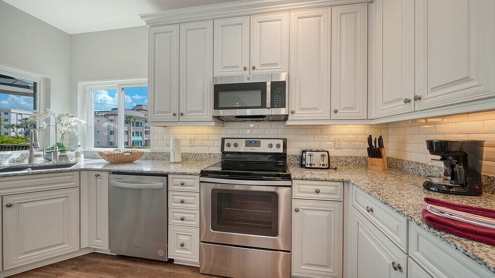 More Photos Of 5610 AVENIDA DEL MARE, Sarasota Specialty For Sale