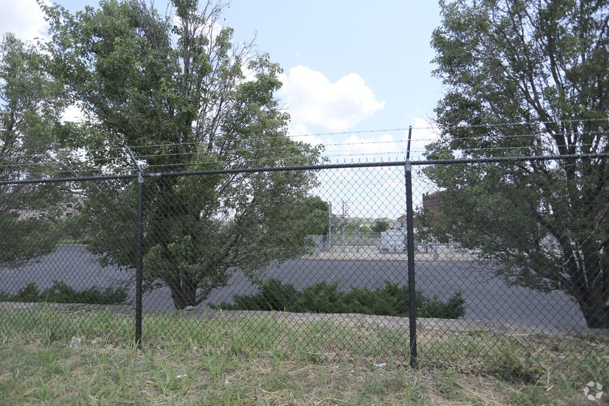 More Photos Of 110 Cass Ave, Saint Louis Land For Lease