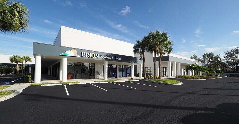 More Photos Of 4700 N Dixie Hwy, Oakland Park Unknown For Lease