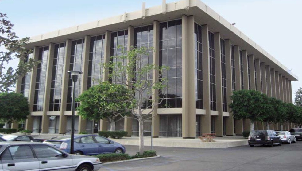 More Photos Of 2333 N Broadway, Santa Ana Office For Lease