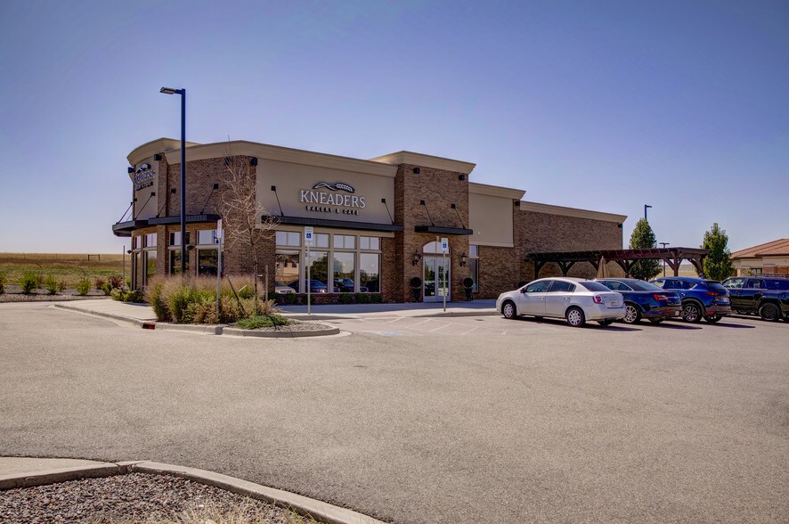 More Photos Of 9846 Zenith Meridian Dr, Englewood Restaurant For Lease