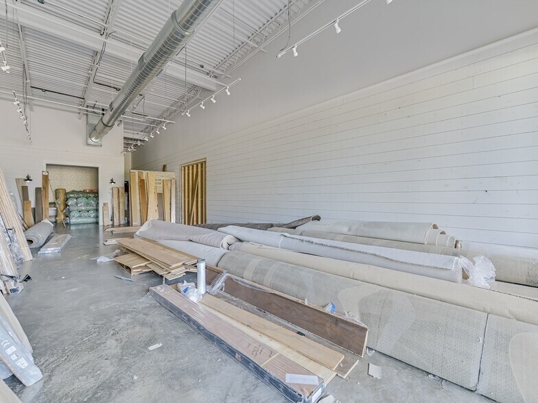 More Photos Of 10827 Highway 290 W, Austin Storefront Retail Office For Lease