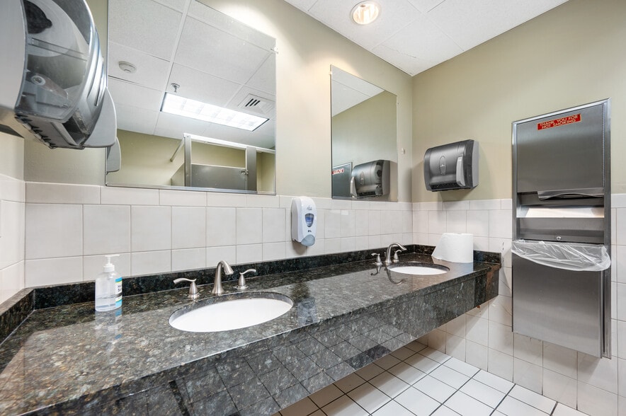 More Photos Of 55 Accord Park Dr, Rockland Office For Sale