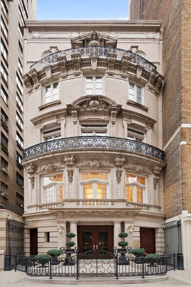 Primary Photo Of 349 W 86th St, New York Office Residential For Sale