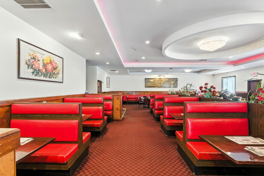 More Photos Of 1172 Main St, Wyoming Restaurant For Sale